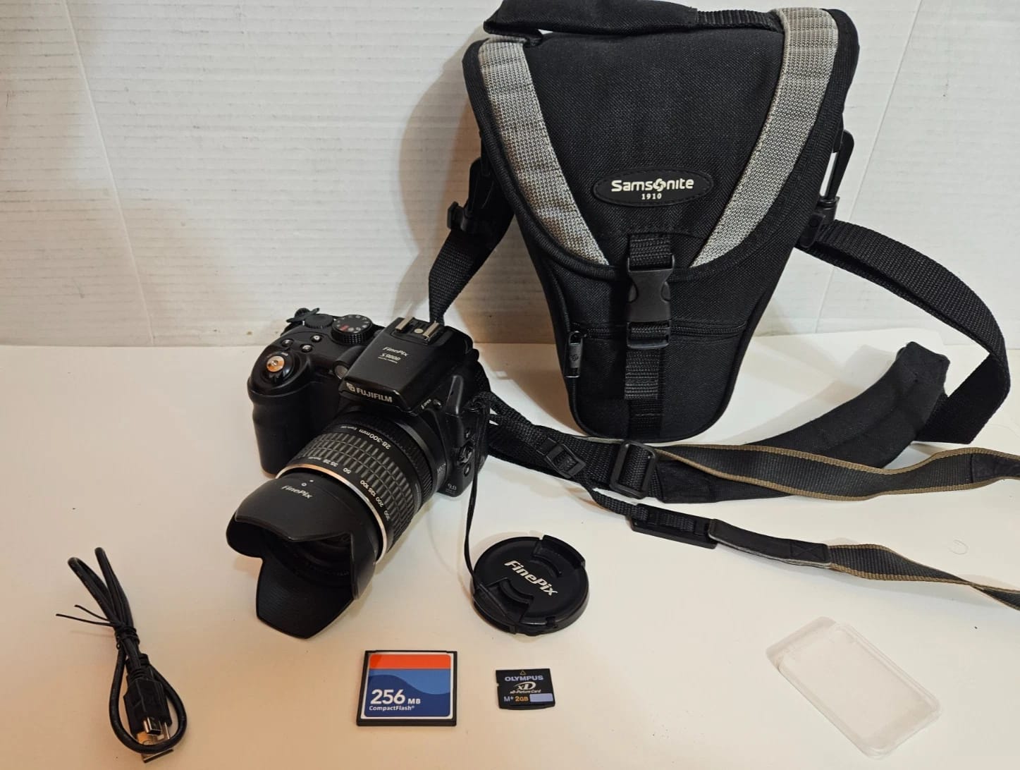 Fujifilm s9000 Digital Cameras Black New Body Only