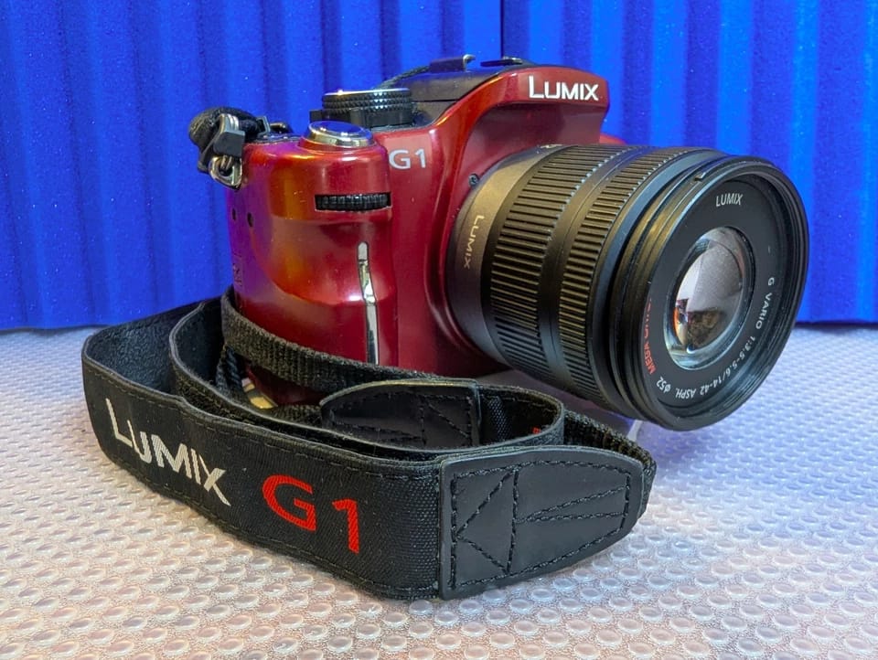 Panasonic LUMIX G1 Digital Cameras Blue New Body Only