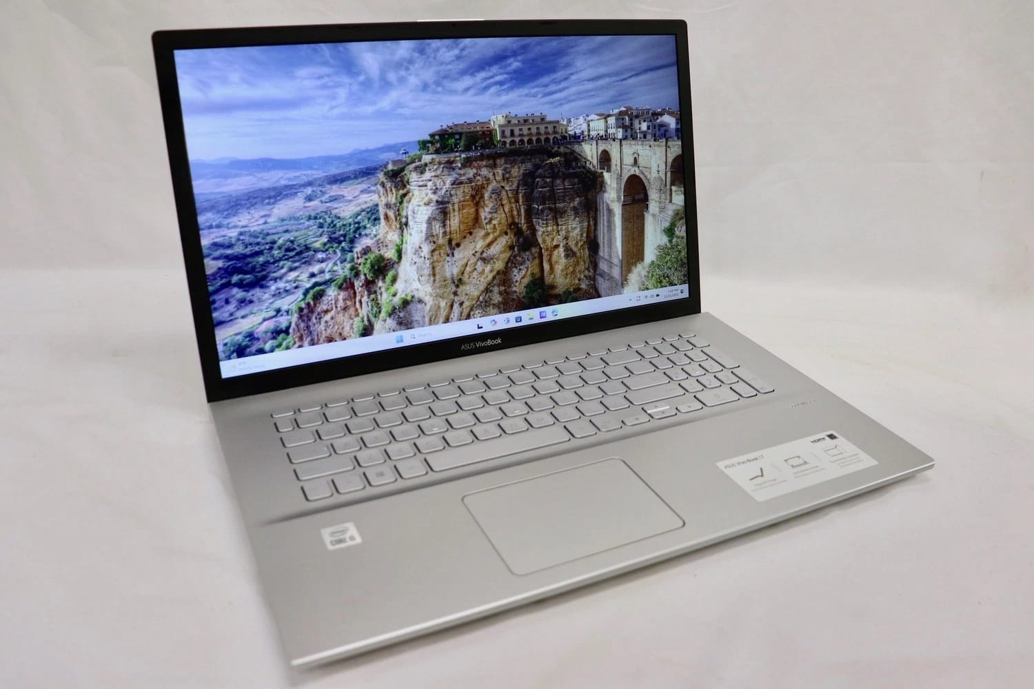 ASUS VivoBook 17 X712J Computers 512GB 12GB Used - Good