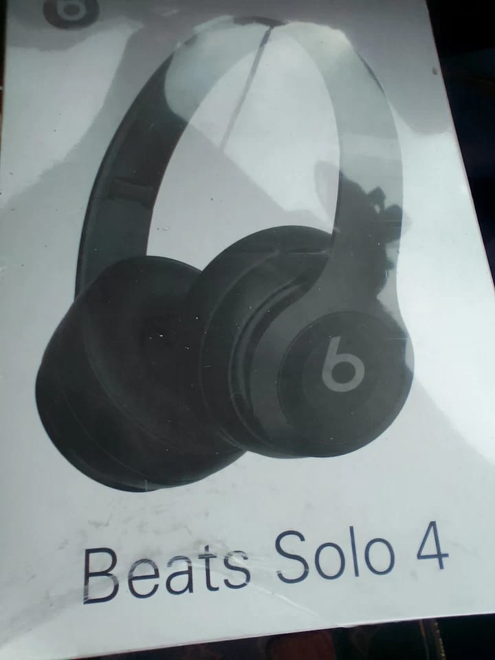 Beats Solo Wireless Headphones & Earbuds 