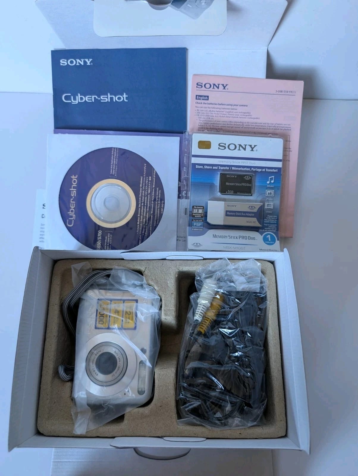 Sony Cyber-shot DSC-S700 Digital Cameras Silver New Body Only