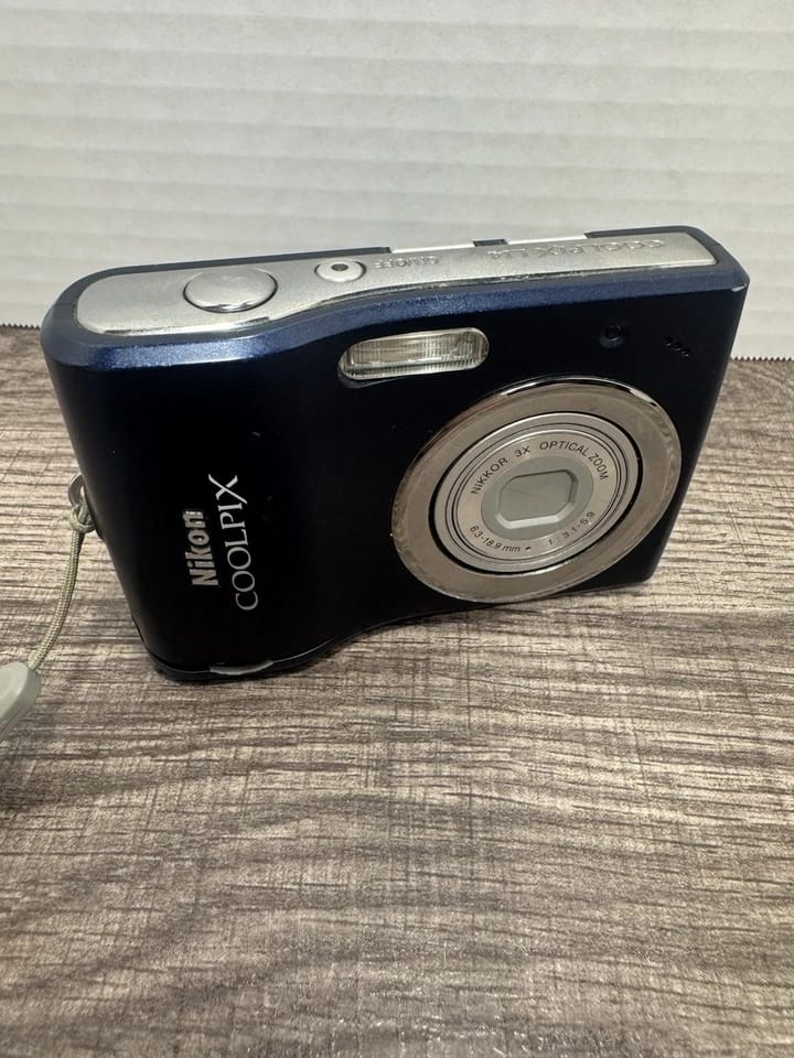 Nikon COOLPIX L14 Digital Cameras Blue New Body Only