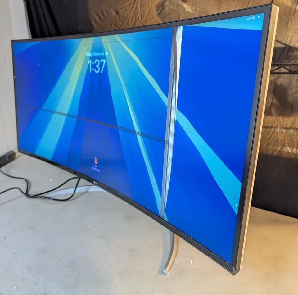 LG 40WP95C Monitors