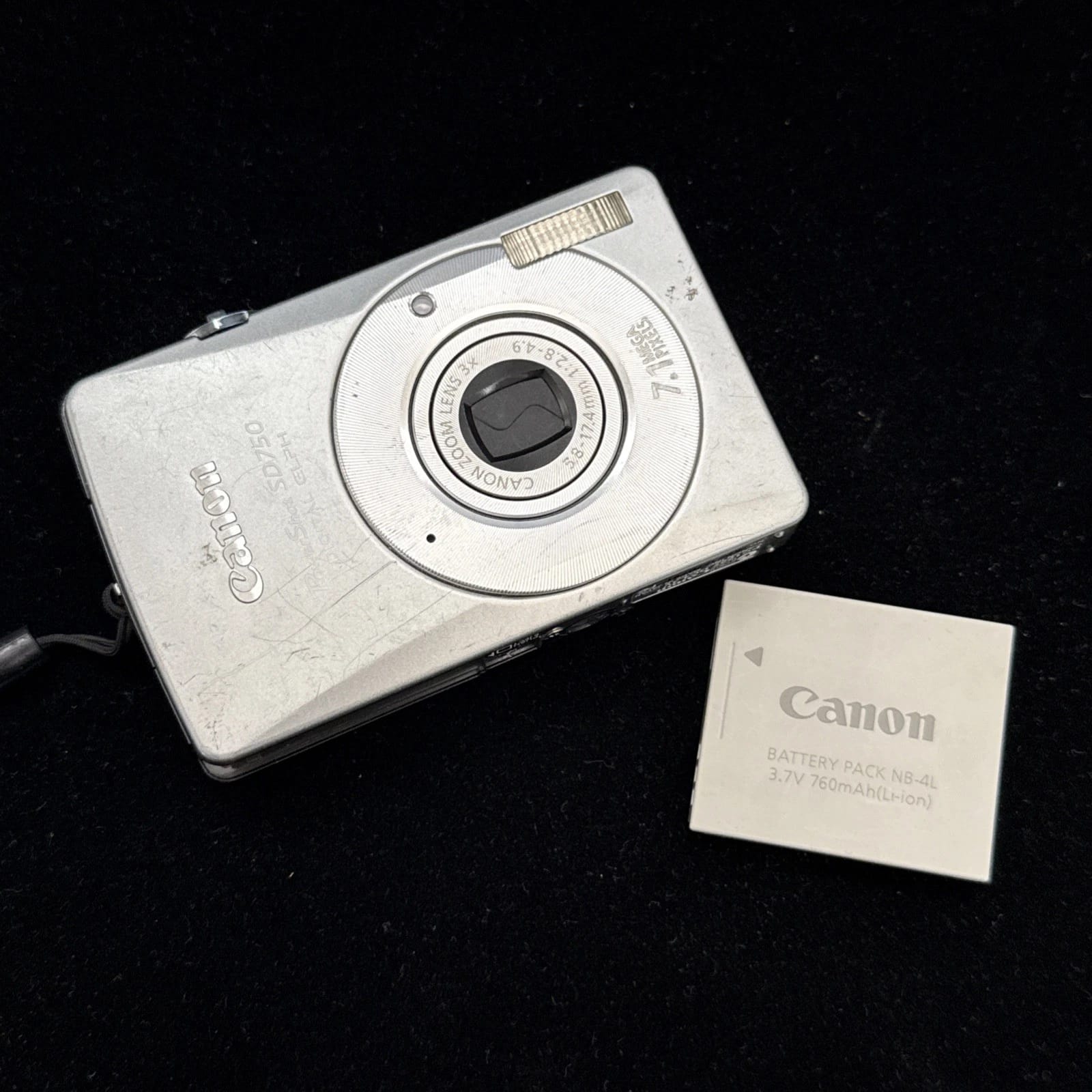 Canon SD 750 Digital Cameras Silver Refurbished - Excellent Body Only