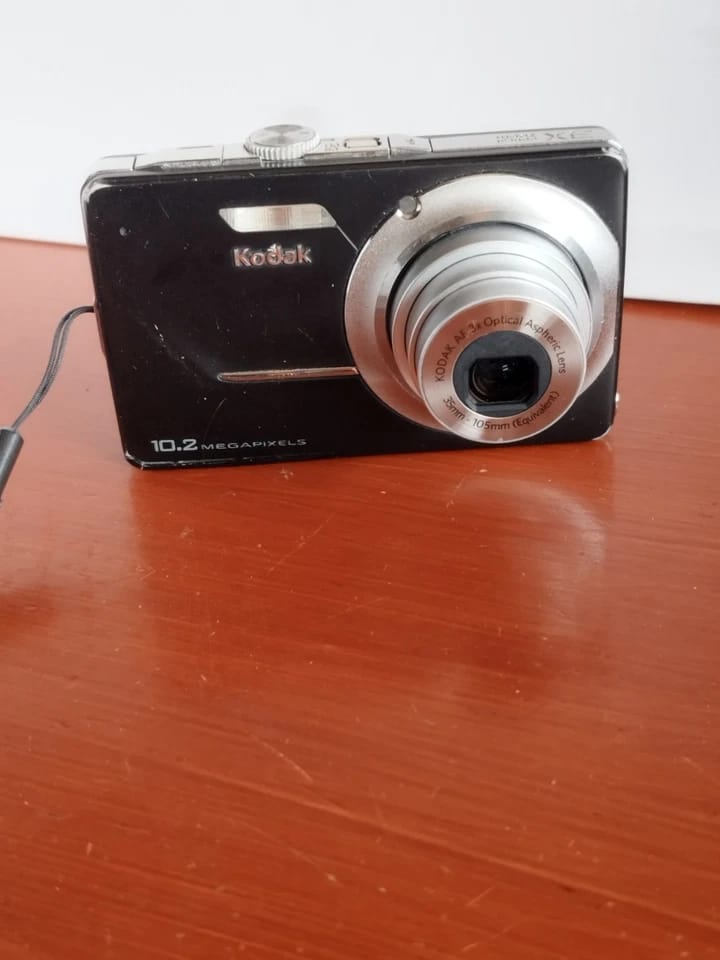 Kodak m340 Digital Cameras Red New Body Only