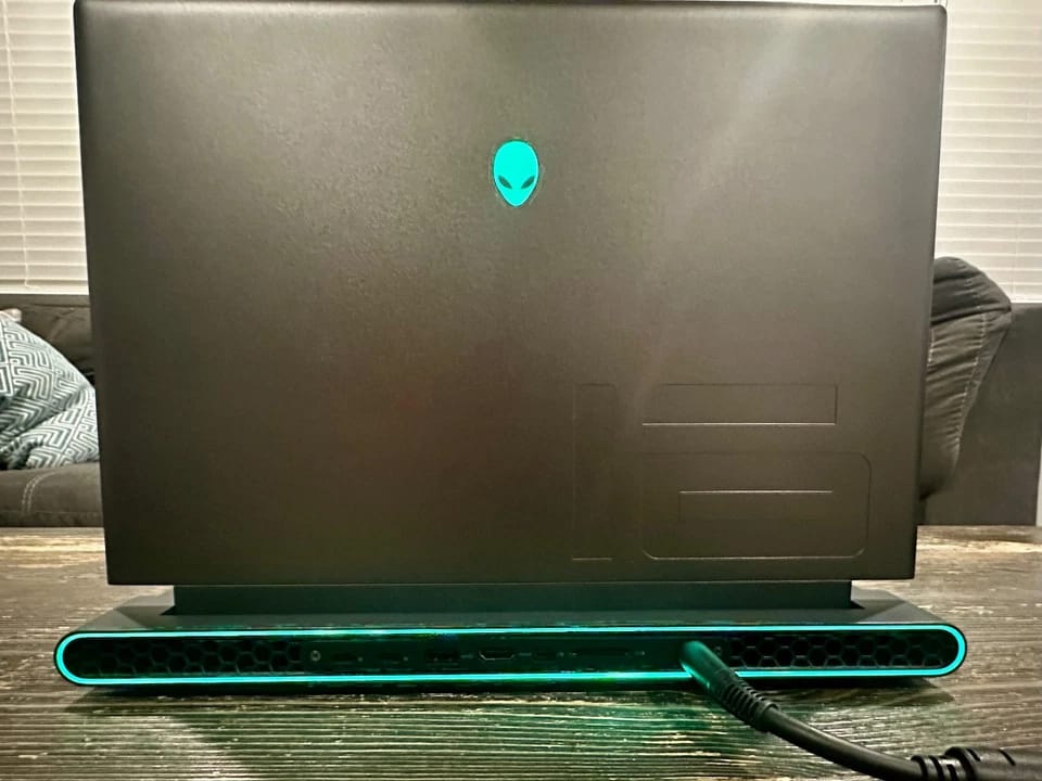 Dell Alienware m16 Computers