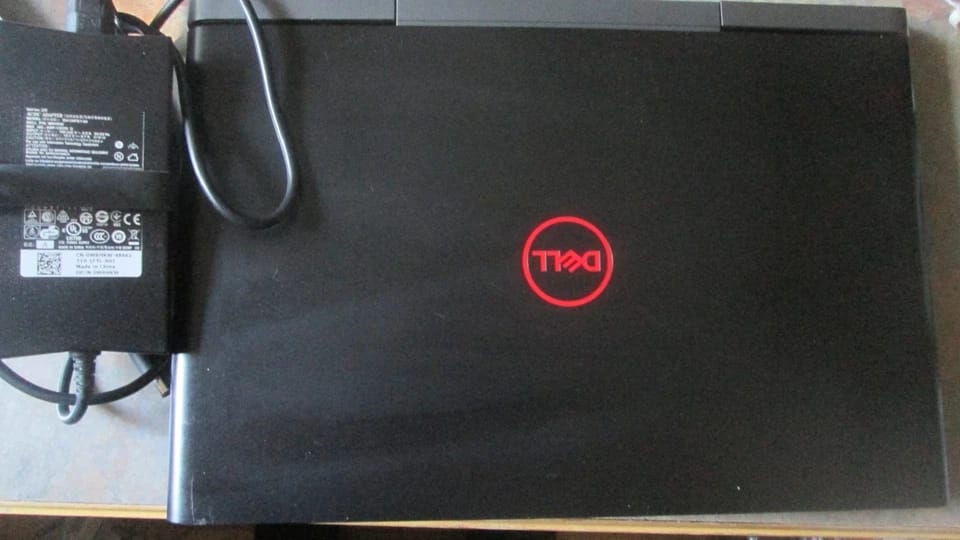 Dell Inspiron 15 7577 Computers