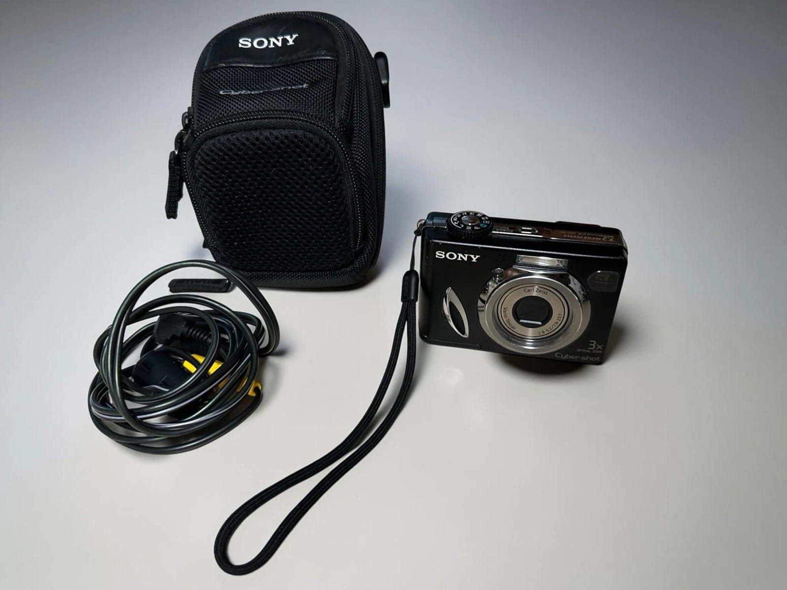 Sony Cyber-shot DSC W7 Digital Cameras Silver New Body Only
