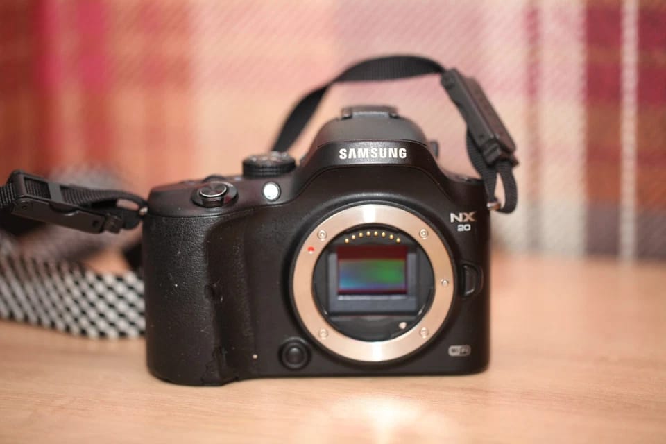 Samsung NX20 Digital Cameras Black New Body Only