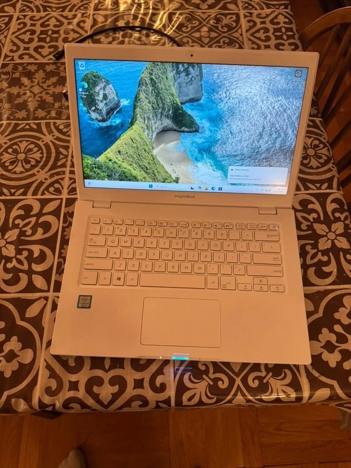 ASUS Vivobook MJ401TA Computers