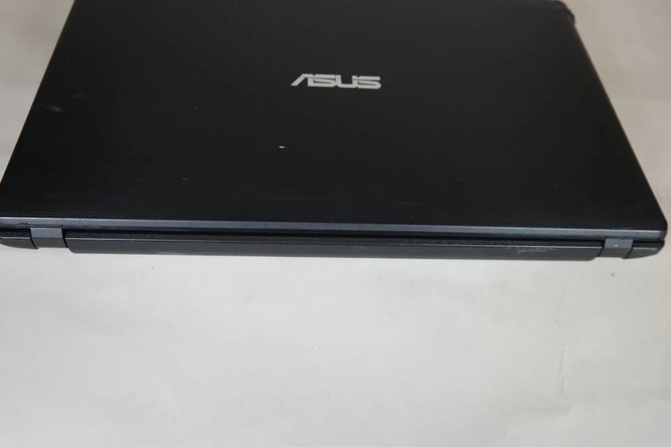 ASUS ExpertCenter D550M Computers