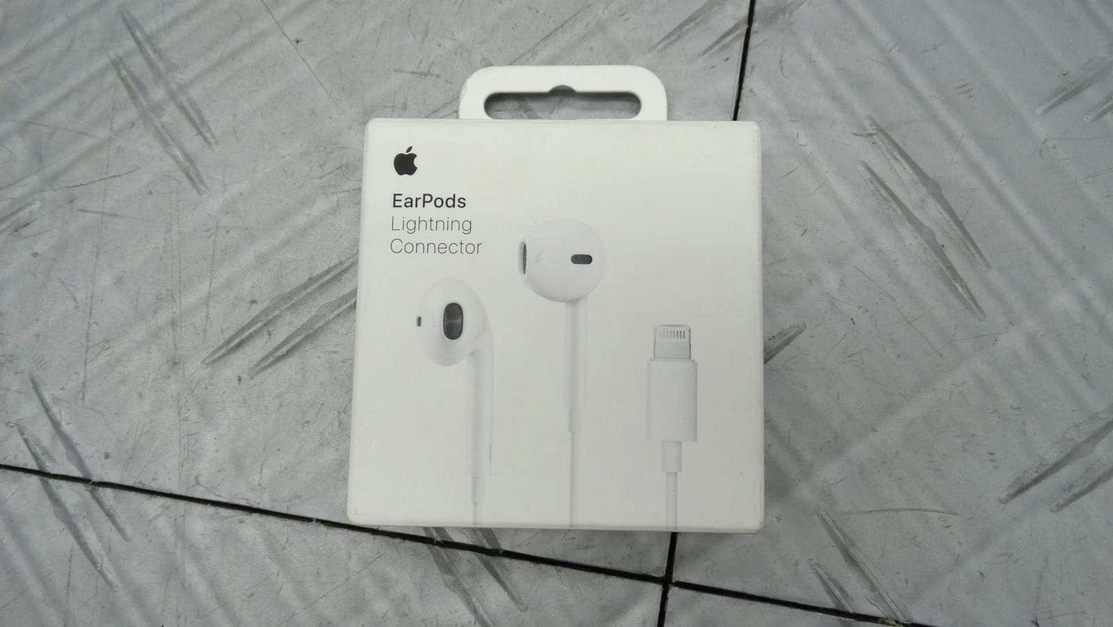 Apple A1748 Headphones & Earbuds White New