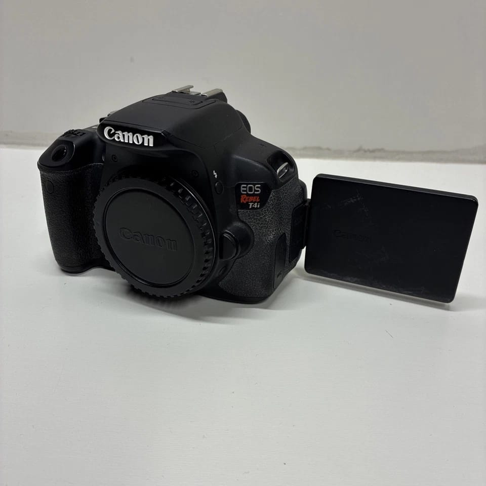 Canon T4I Digital Cameras Black New w/ 18-135mm Kit