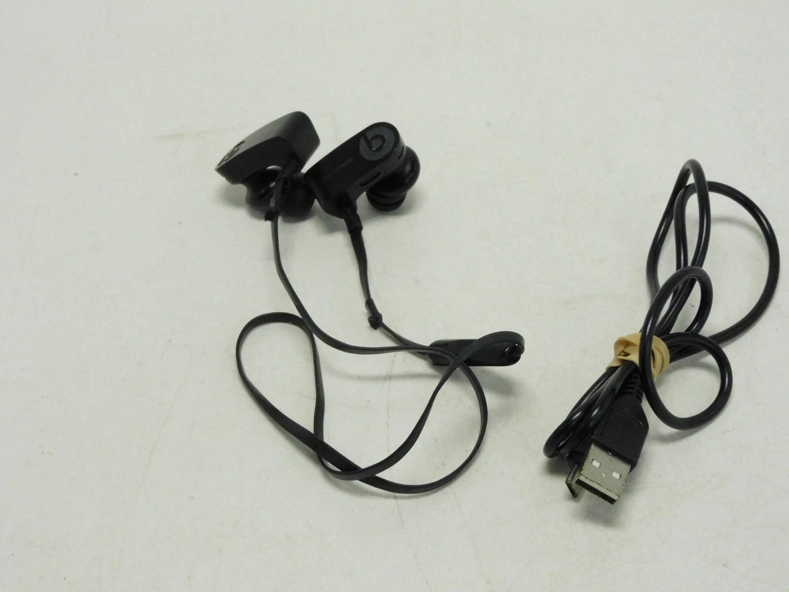 Beats Powerbeats Headphones & Earbuds Black New
