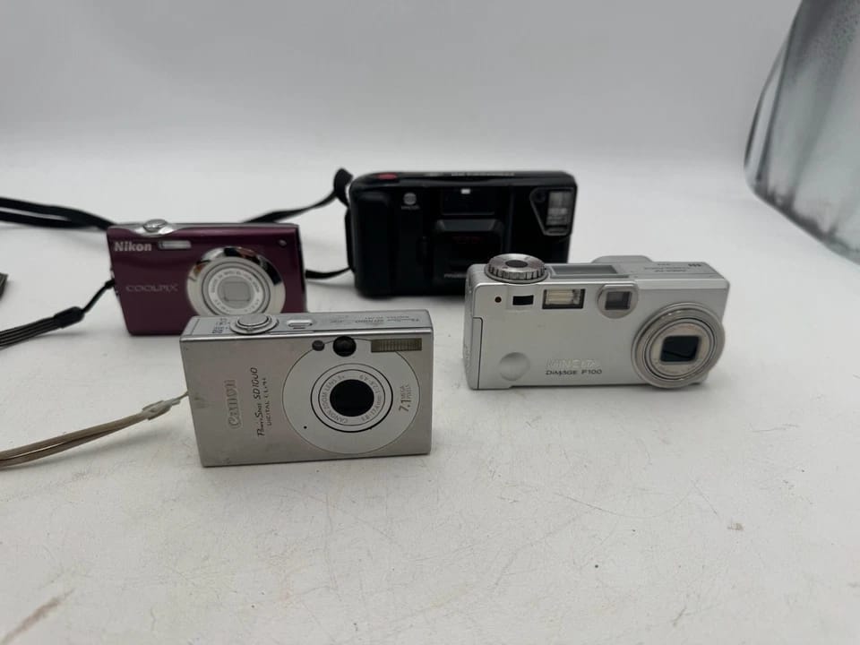 Nikon COOLPIX S220 Digital Cameras Purple New Body Only