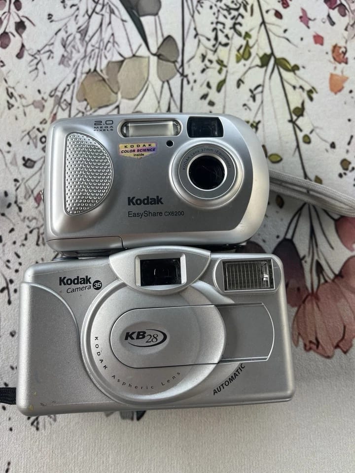 Kodak EasyShare CX6200 Digital Cameras Silver New Body Only