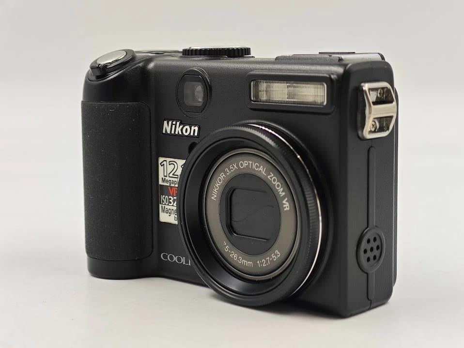 Nikon COOLPIX P5100 Digital Cameras Black New Body Only