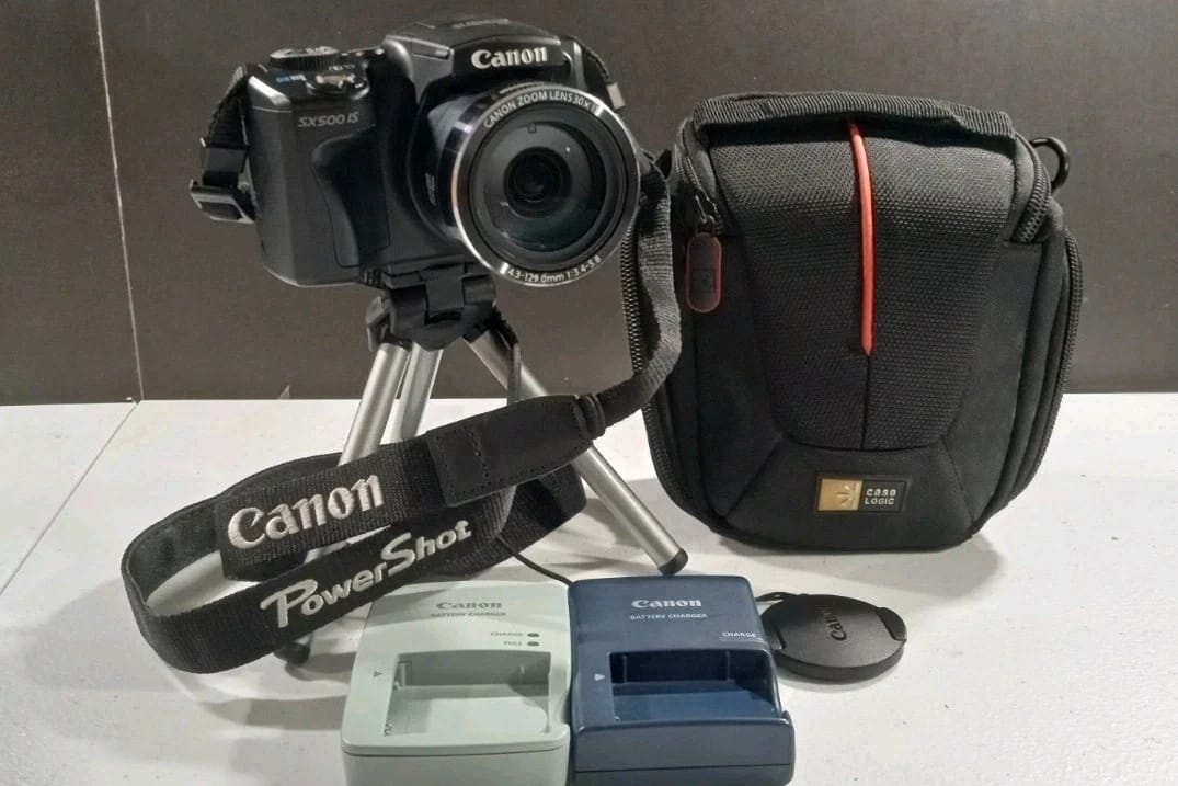 Canon SX500 IS Digital Cameras Black Used - Good Body Only
