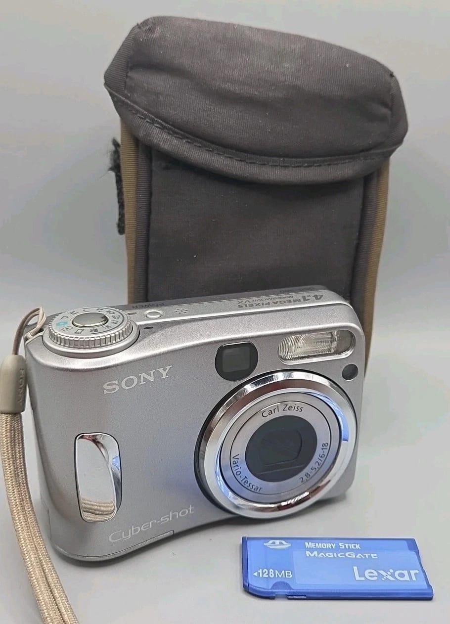 Sony Cyber-shot DSC-S80 Digital Cameras Silver Used - Good Body Only