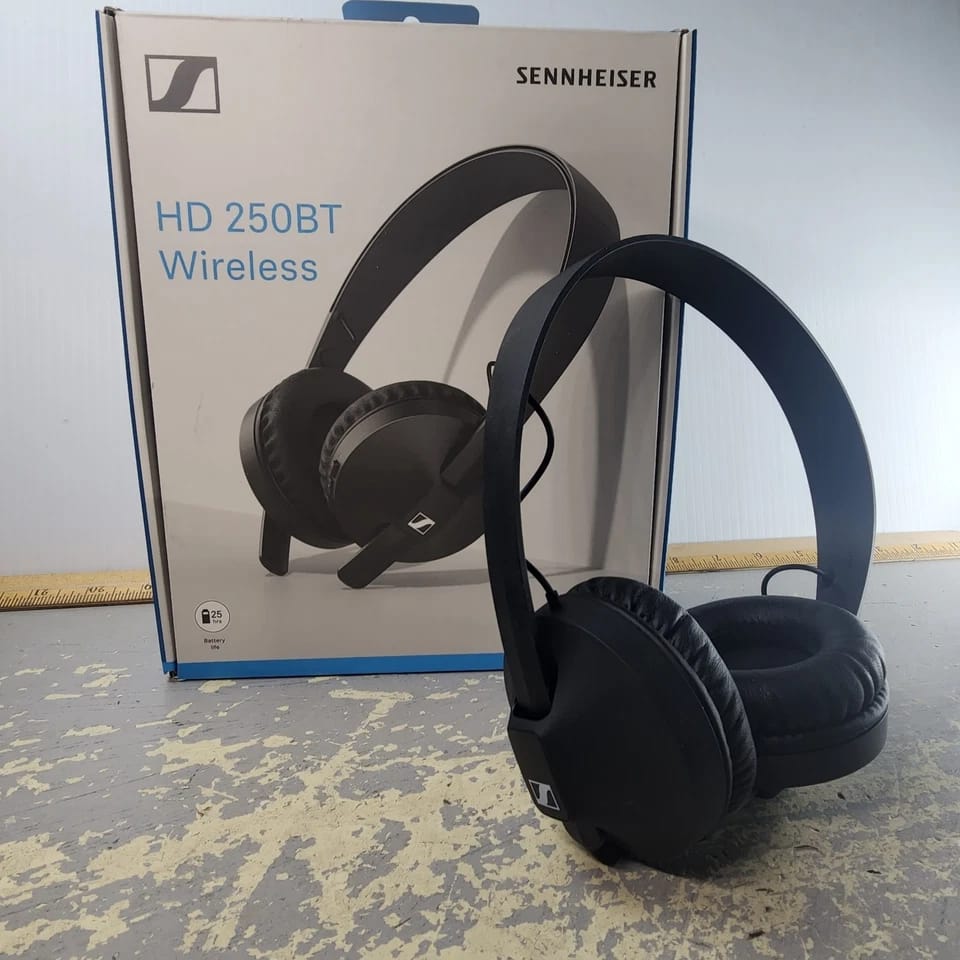 Sennheiser HD 250BT Headphones & Earbuds Black New