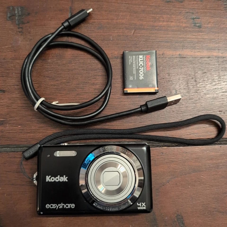 Kodak EasyShare M522 Digital Cameras Red New Body Only