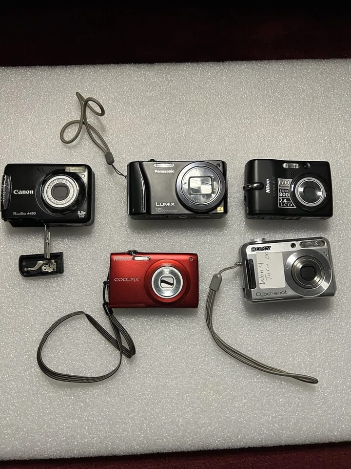 Nikon COOLPIX L11 Digital Cameras Silver New Body Only