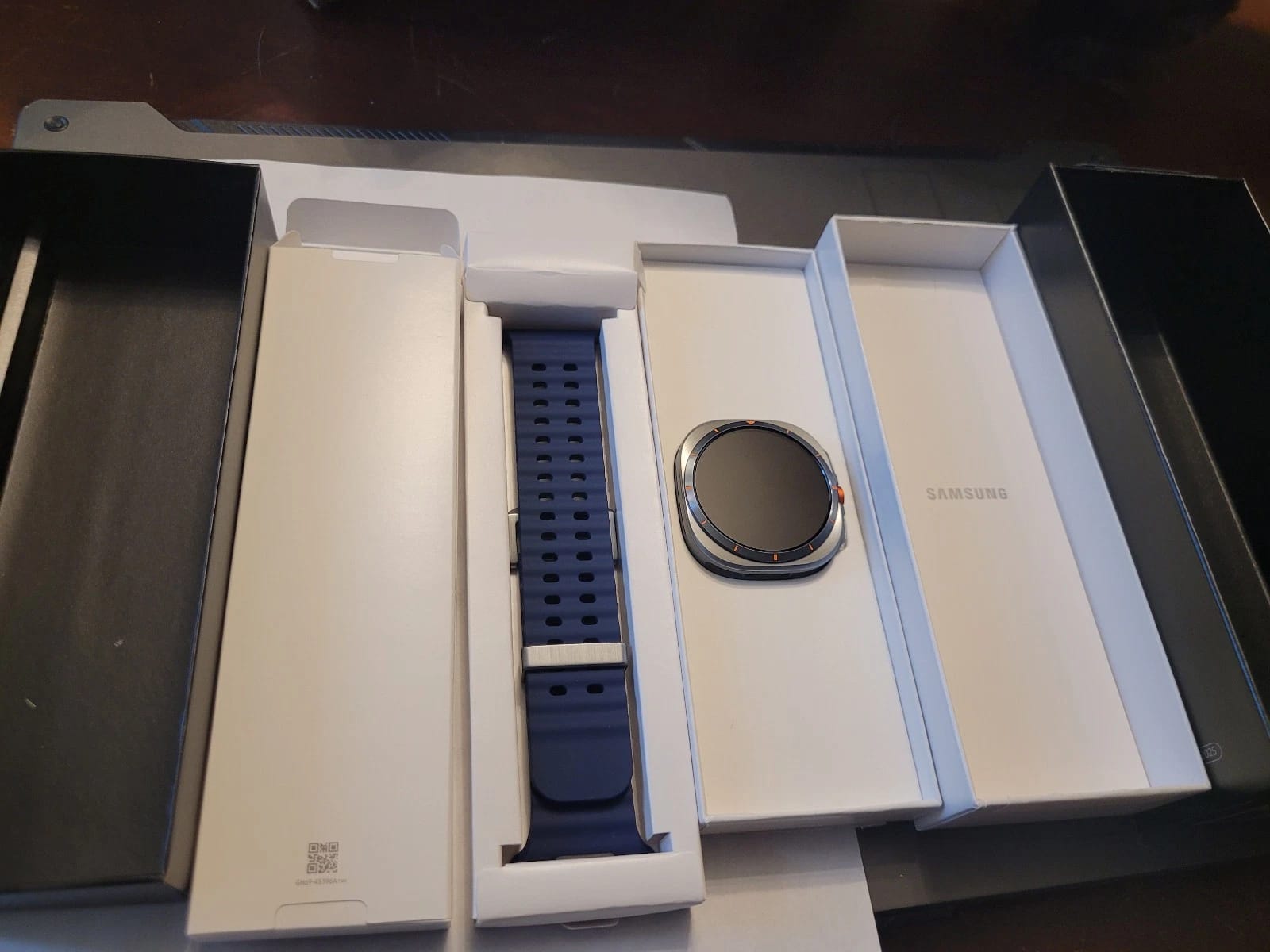 Samsung galaxy Smartwatches Black 42mm New