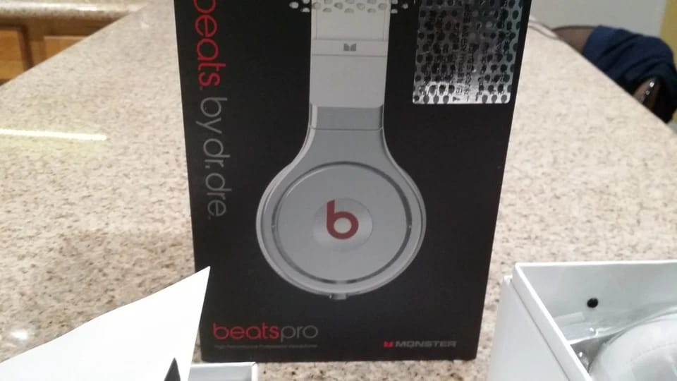 Beats by Dr. Dre Pro Headphones & Earbuds Black New