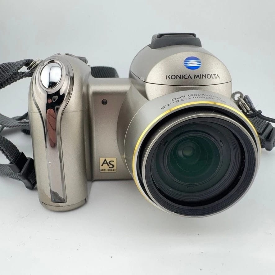 Minolta DiMAGE Z6 Digital Cameras Gold Used - Good