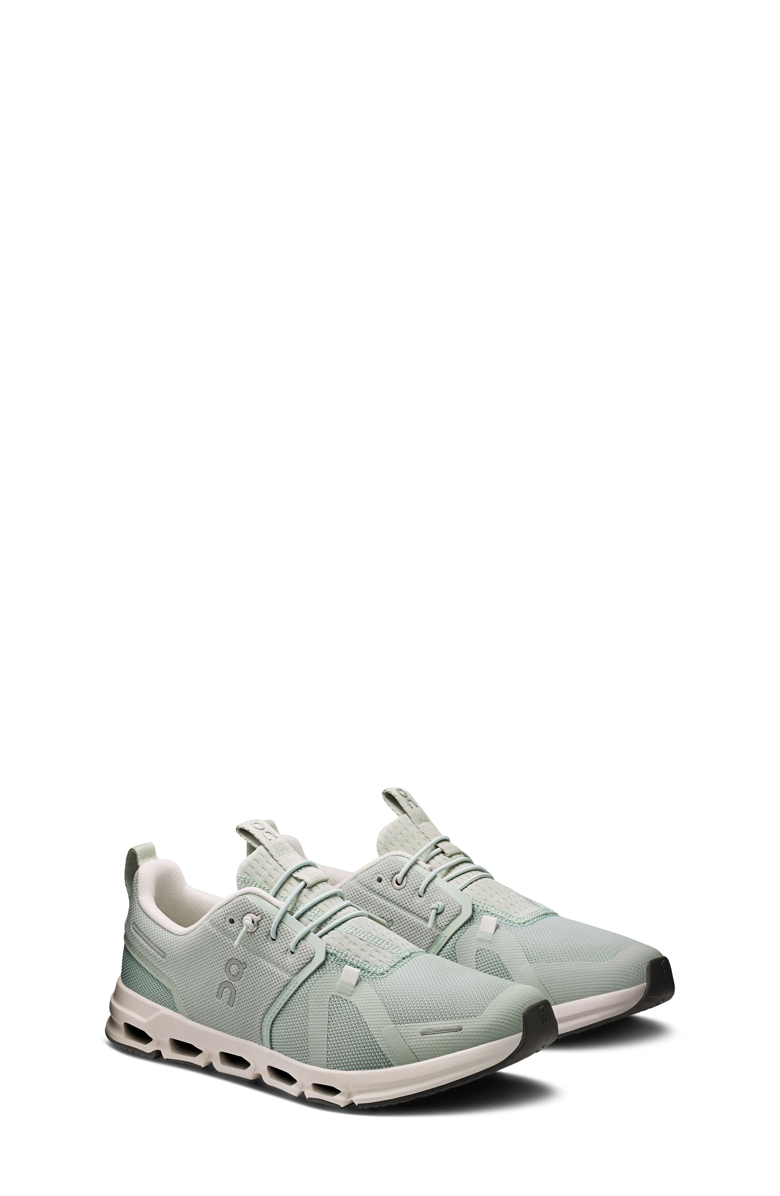 On ' Cloud Sky Running Sneaker Black Full Size Run New