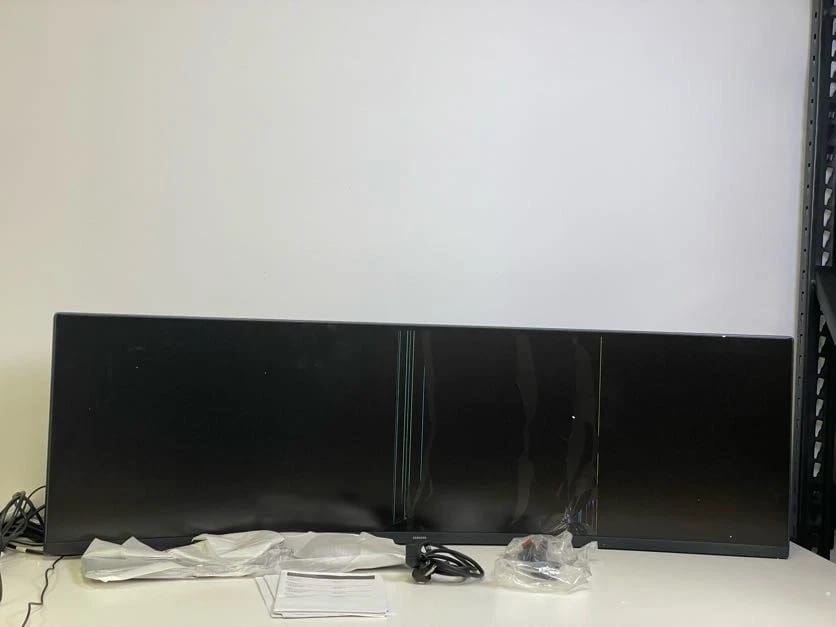 Samsung S95UA Monitors For parts or not working