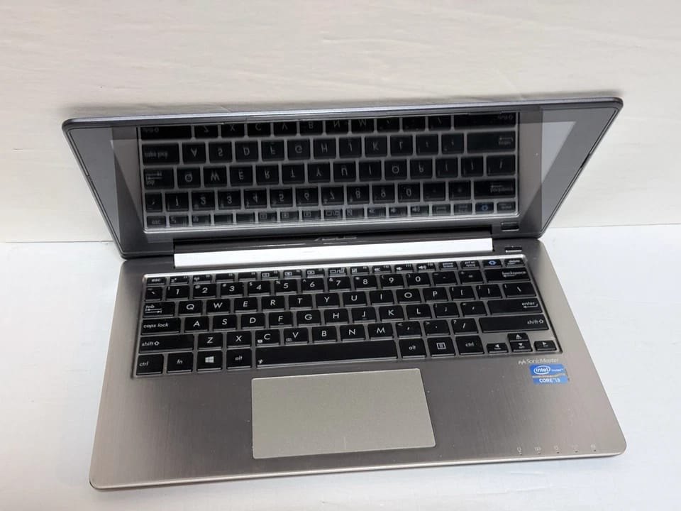 ASUS Vivobook X202E Computers 500GB 4GB Used - Good