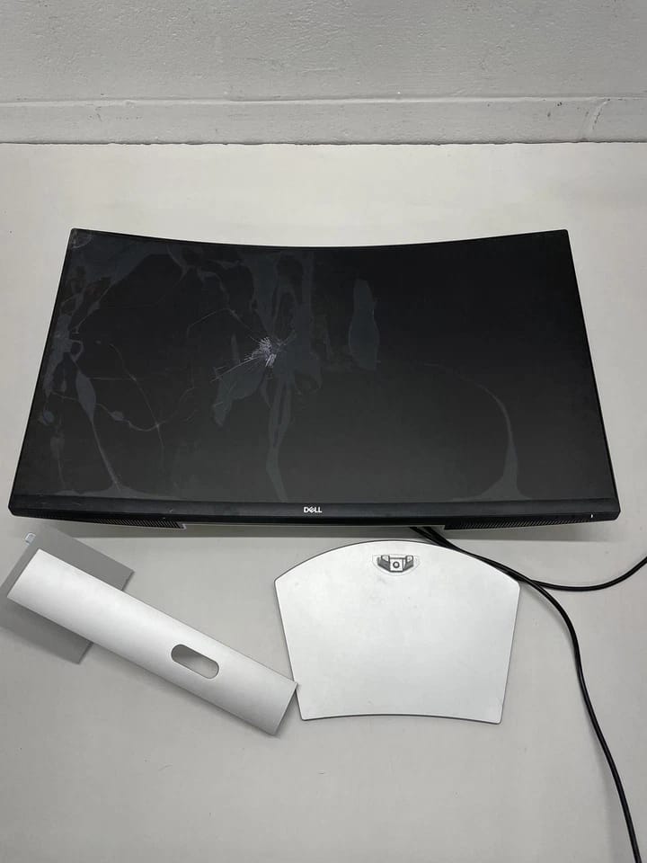 Dell P3223QE Monitors Refurbished - Excellent