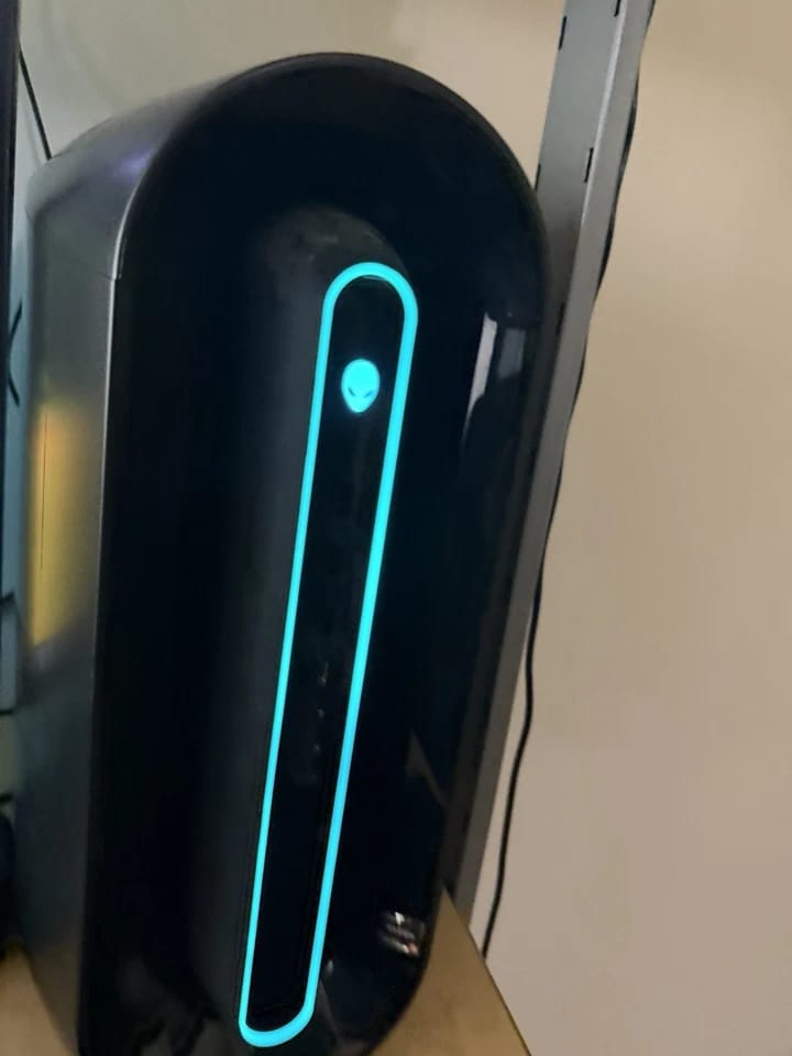 Dell Alienware Aurora R10 Computers 1000GB 32GB Refurbished - Excellent