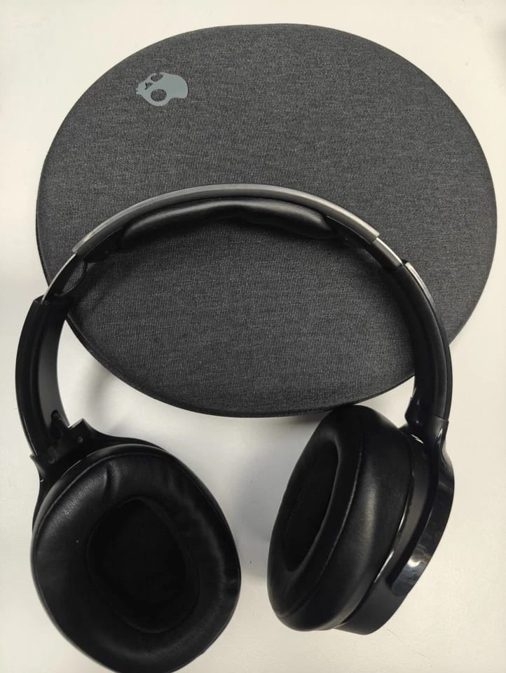 Skullcandy Hesh 3 Wireless Headphones & Earbuds Black Used - Good