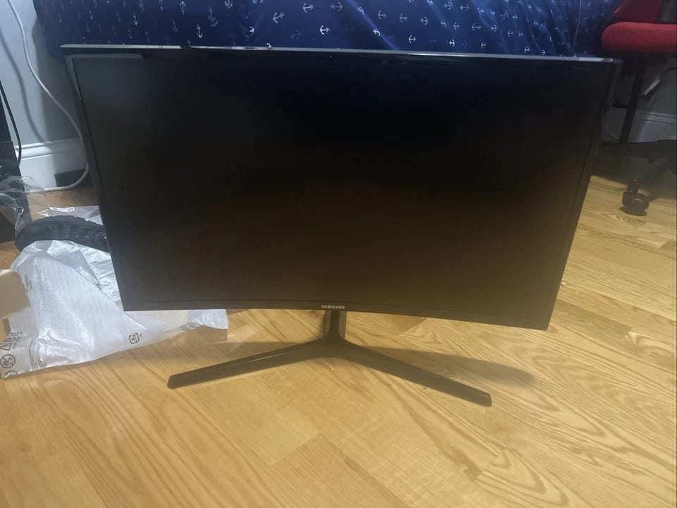 Samsung LS32DG502E Monitors For parts or not working