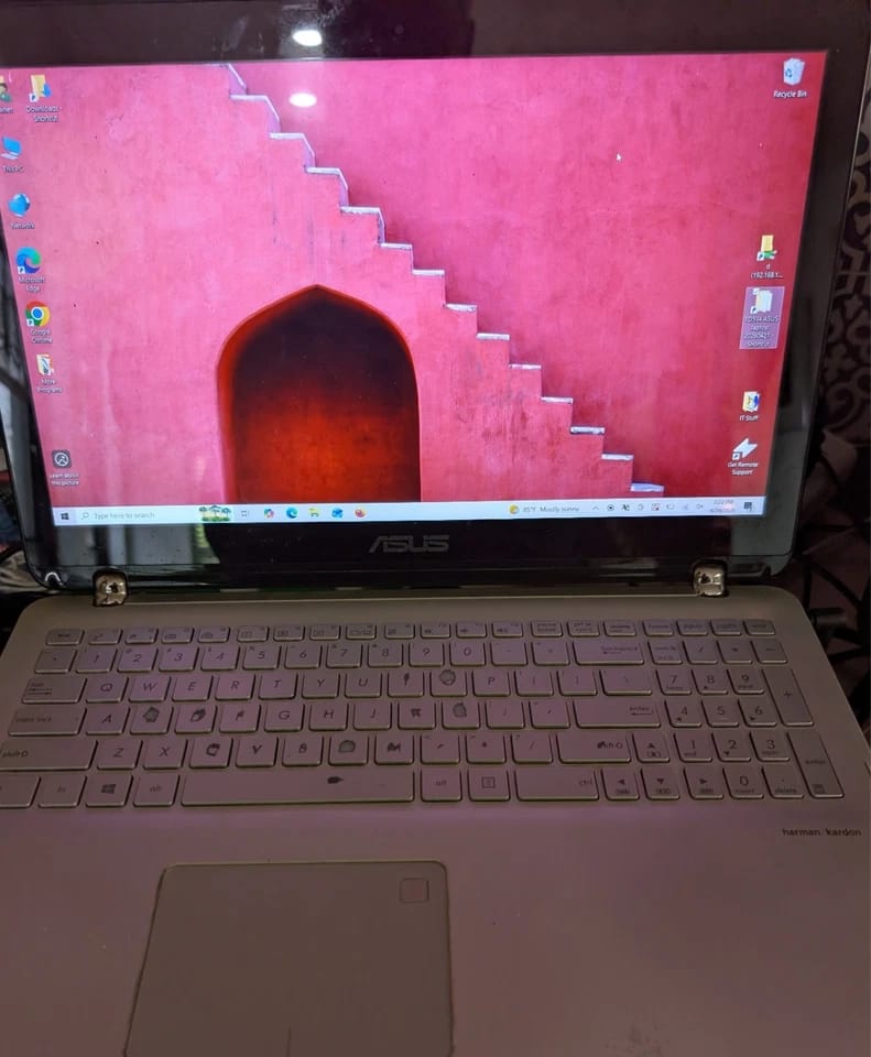 ASUS Vivobook Q504UA Computers 256GB 8GB For parts or not working