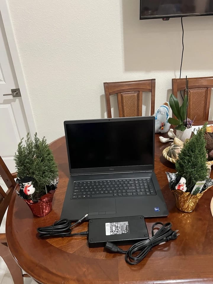 Dell Latitude 7760 Computers Open-Box Excellent 256GB 16GB