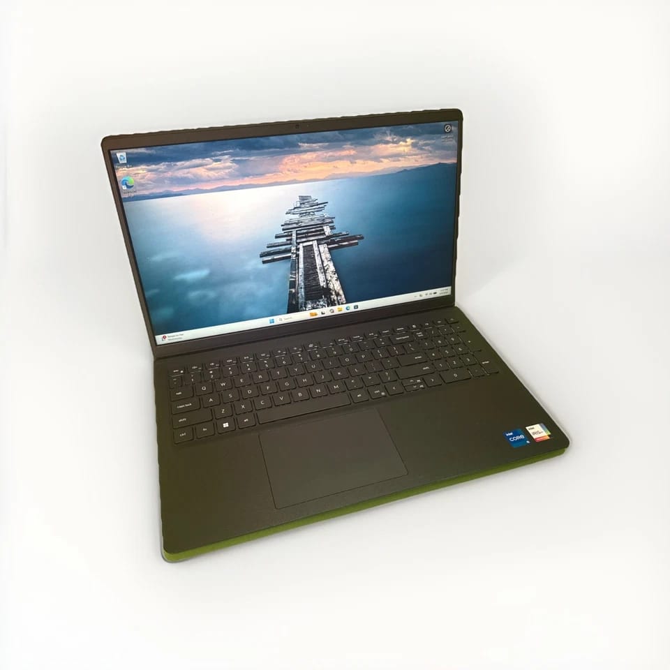 Dell Vostro 3520 Computers 512GB 16GB Used - Like New