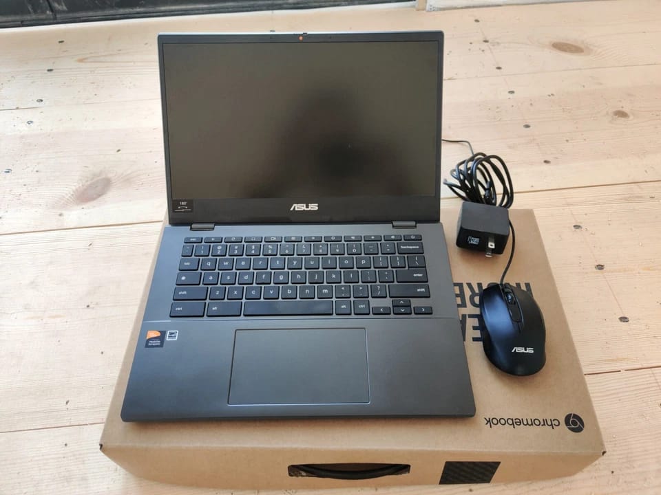 ASUS Vivobook M8186 Computers 64GB 4GB New