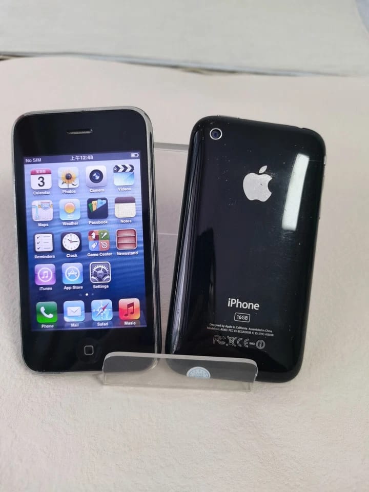 Apple iPhone 3GS Cell Phones Black 32GB Locked New