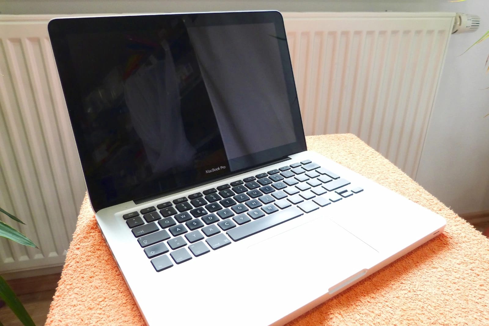 Apple MacBook Pro (2009) Computers 120GB 8GB Used - Good
