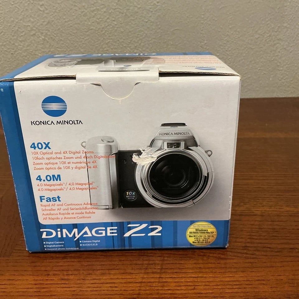 Minolta DiMAGE Z2 Digital Cameras
