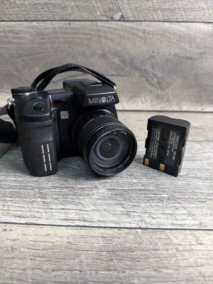 Minolta DiMAGE A1 Digital Cameras