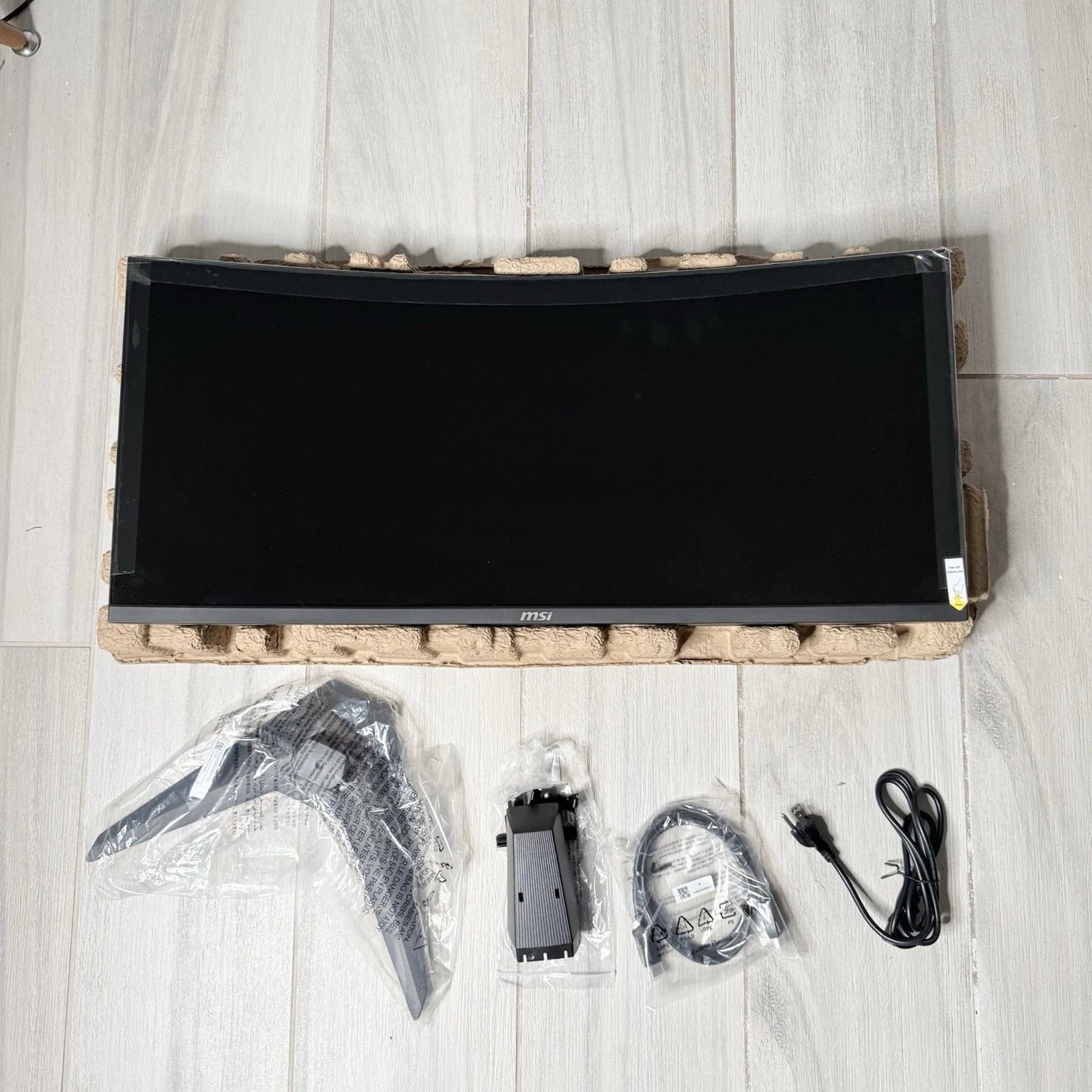MSI MAG 346CQ Monitors