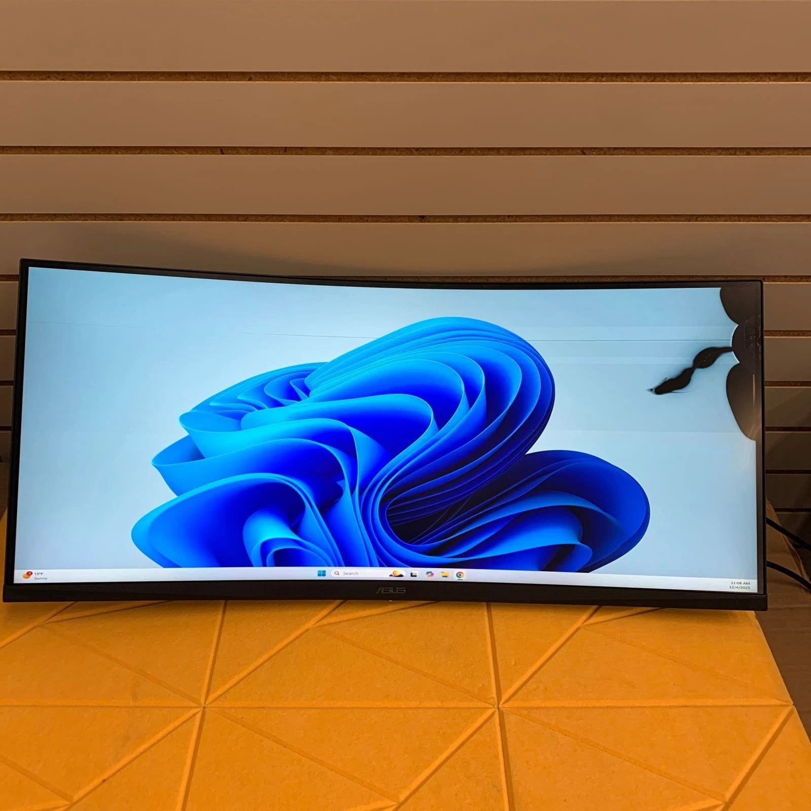 ASUS VG34VQL3A Monitors