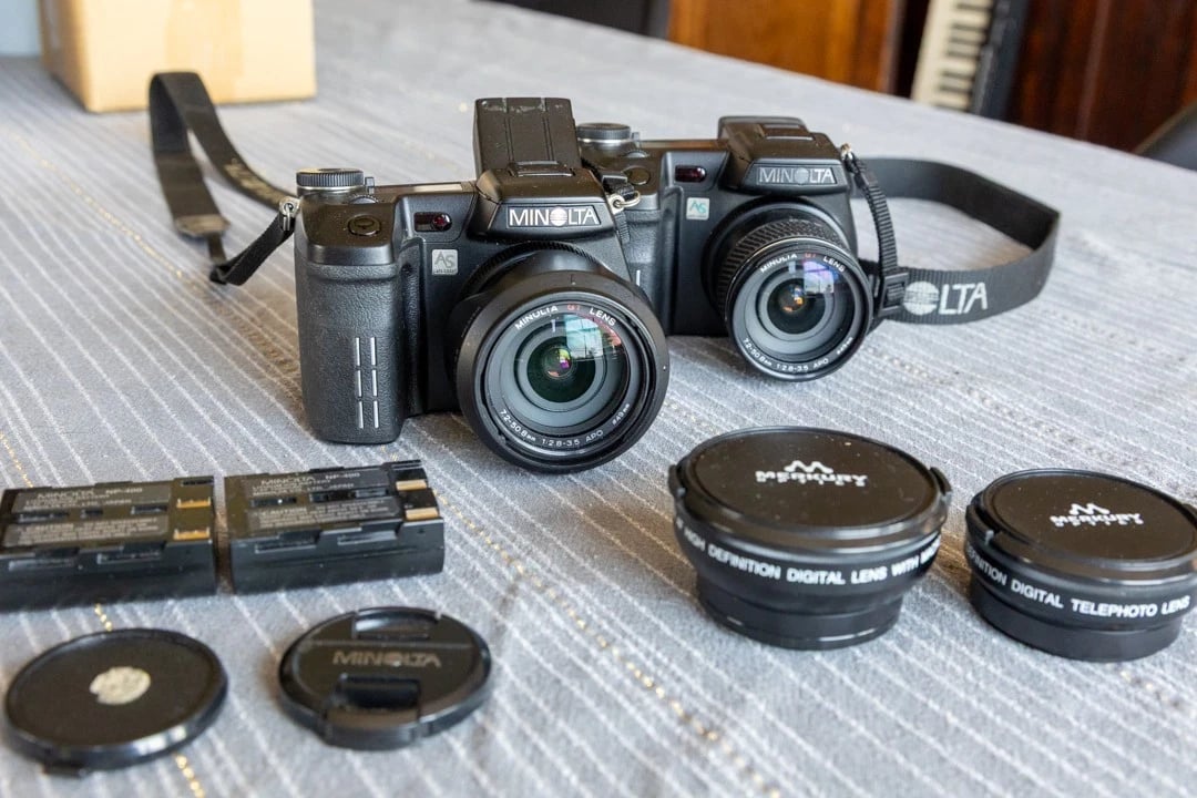 Minolta DiMAGE A1 Digital Cameras