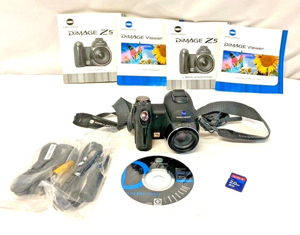 Minolta DiMAGE Z5 Digital Cameras