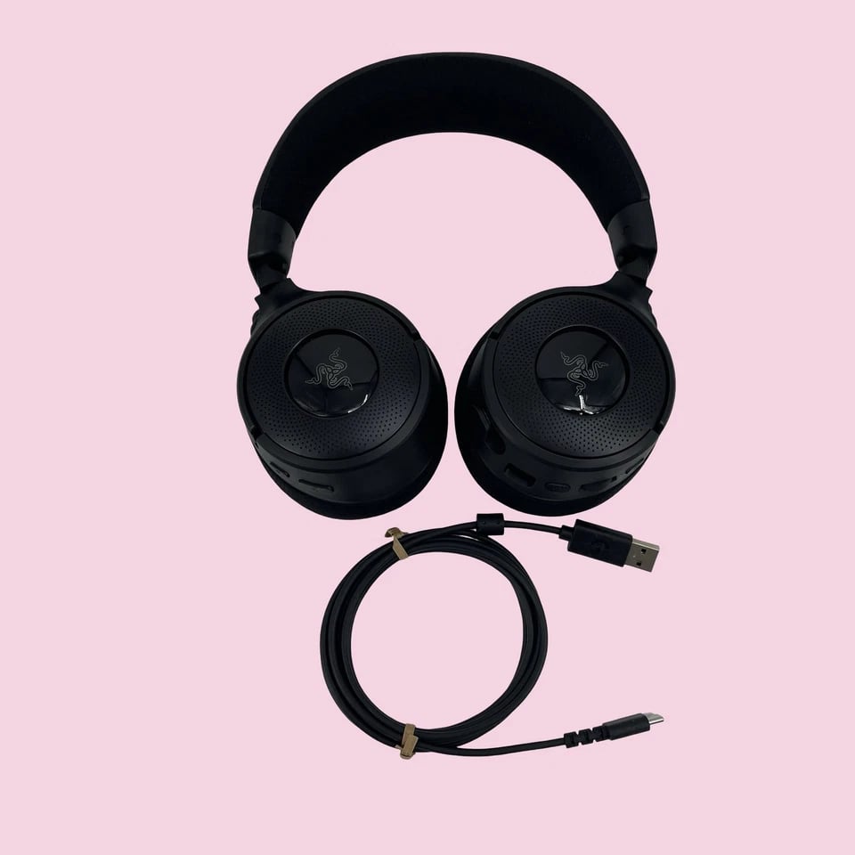 Razer Kraken V4 Headphones & Earbuds