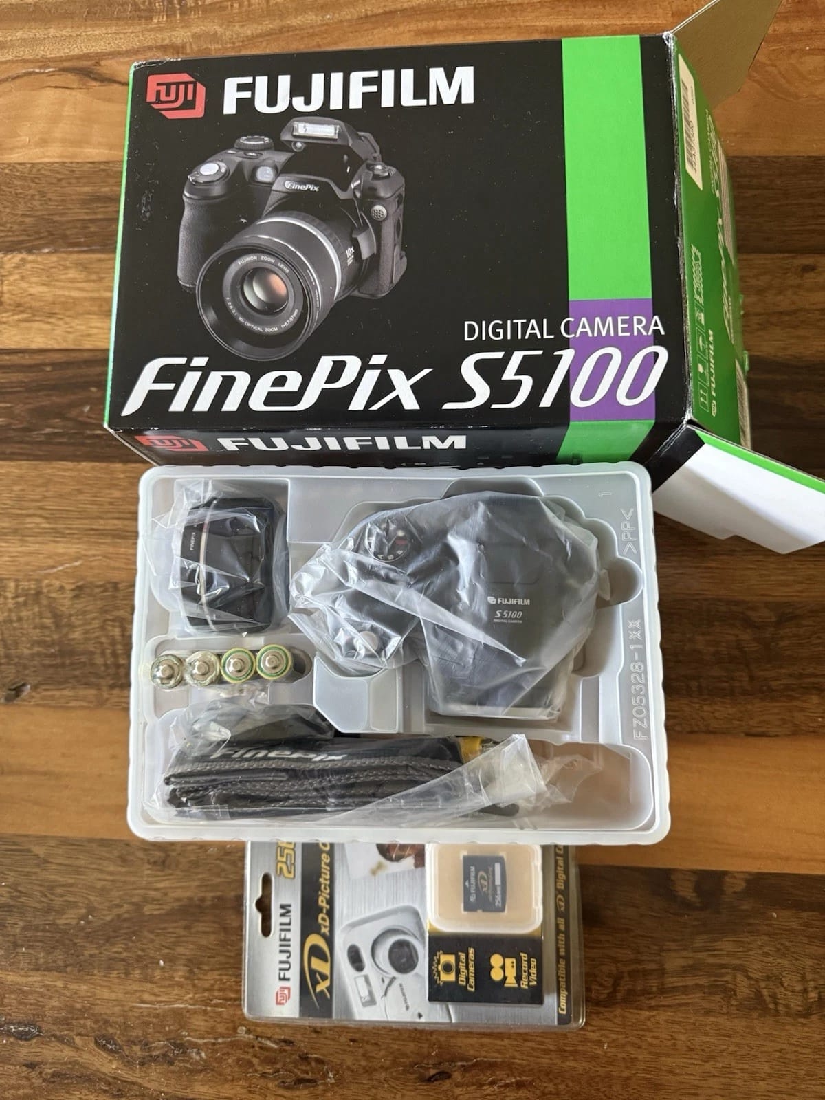 Fujifilm FinePix S5100 Digital Cameras Black Used - Like New Body Only